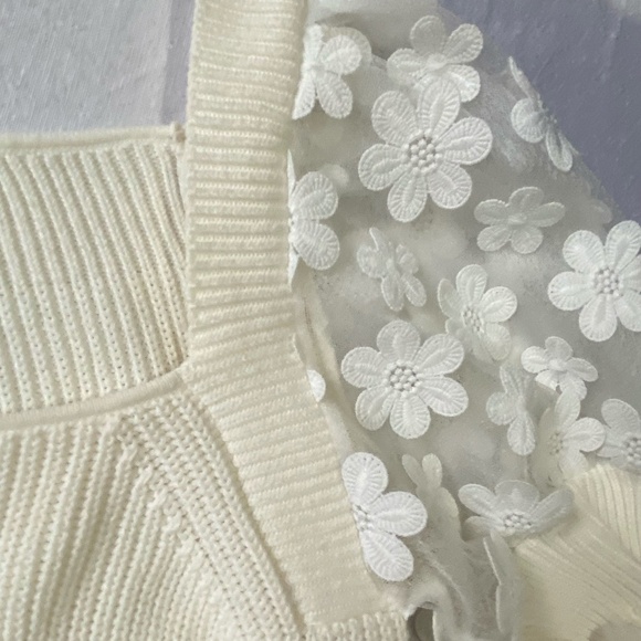 French Connection Cotton Embroidered Flower Puffy Sleeve Sweater. Sz- L - Picture 7 of 16